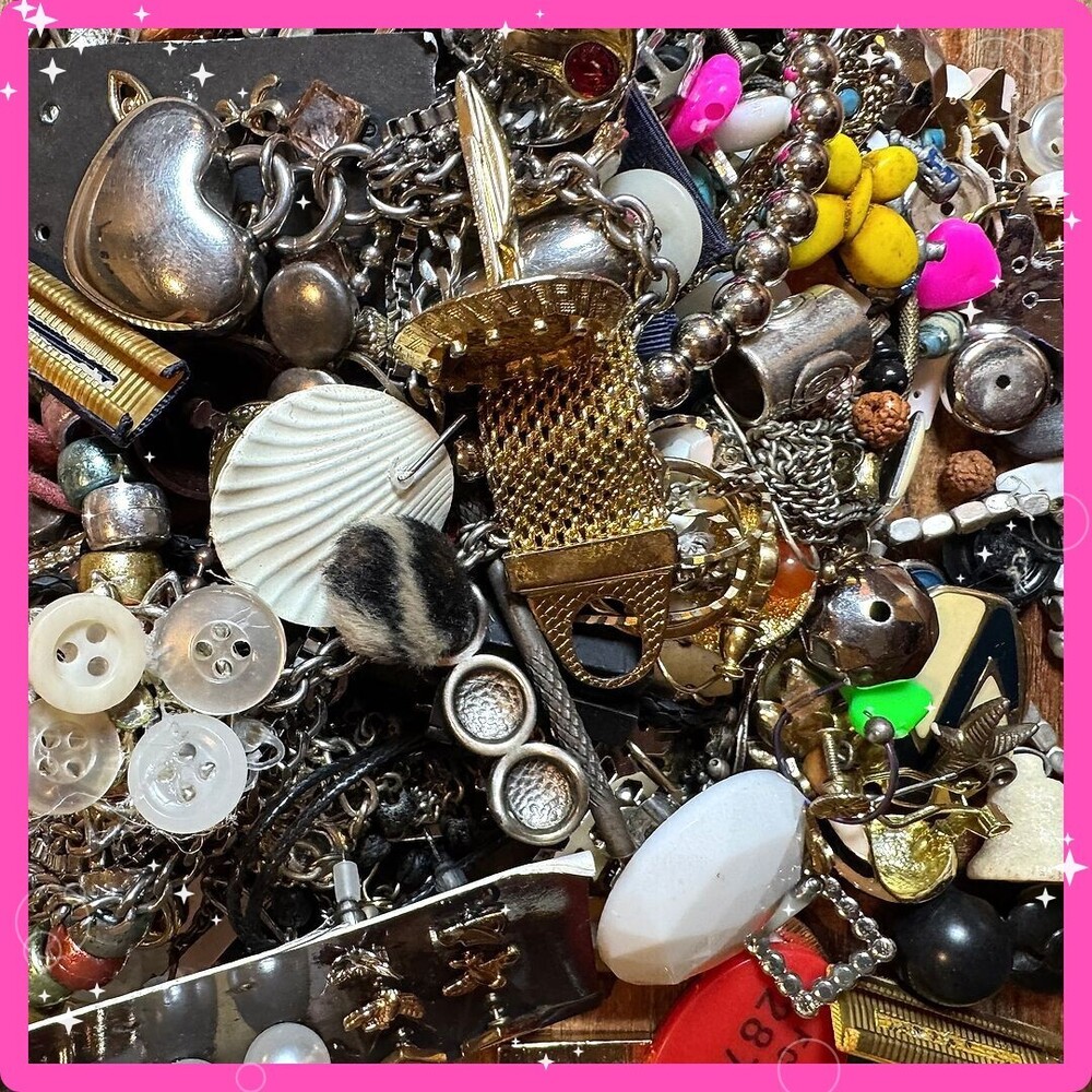 ⚜️ Mixed Era Jewelry Lot | Chains Beads Buttons | Make offer! 🩷